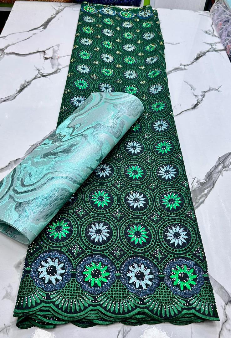 Voile Suisse avec Pierres Swarovski — vue 7