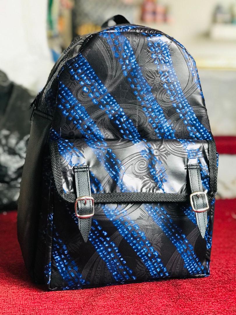 Medium Backpack – Blue Black