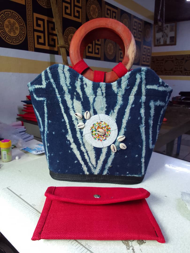 Premium Handbag and Clutch Bag Set — vue 46