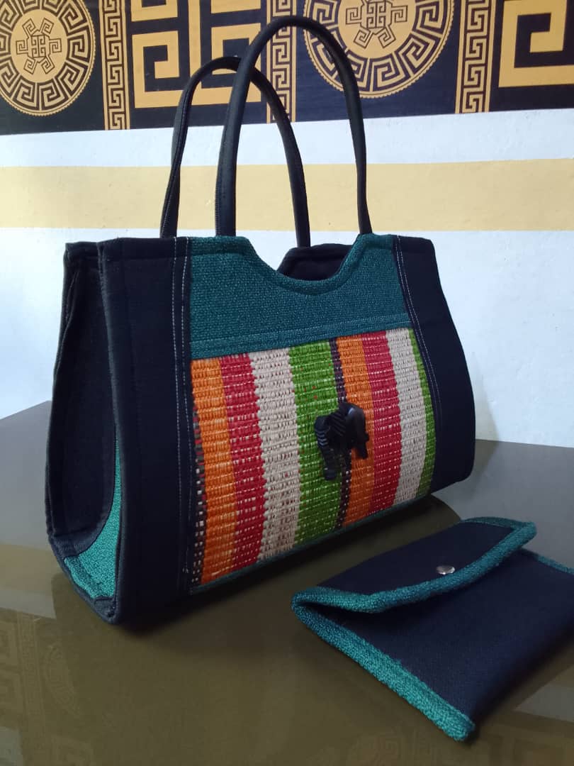 Premium Handbag and Clutch Bag Set — vue 31