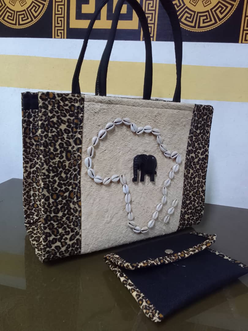 Premium Handbag and Clutch Bag Set — vue 28