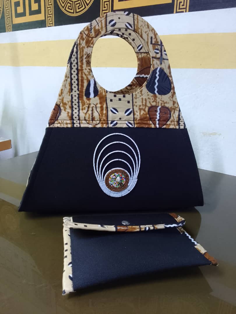 Premium Handbag and Clutch Bag Set — vue 27