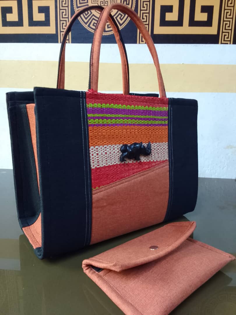 Premium Handbag and Clutch Bag Set — vue 25