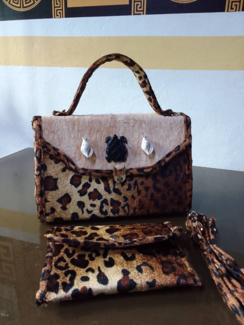 Premium Handbag and Clutch Bag Set — vue 22