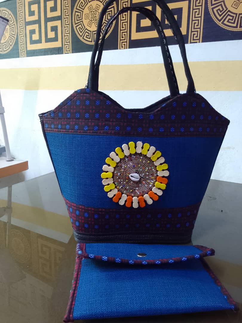 Premium Handbag and Clutch Bag Set — vue 13