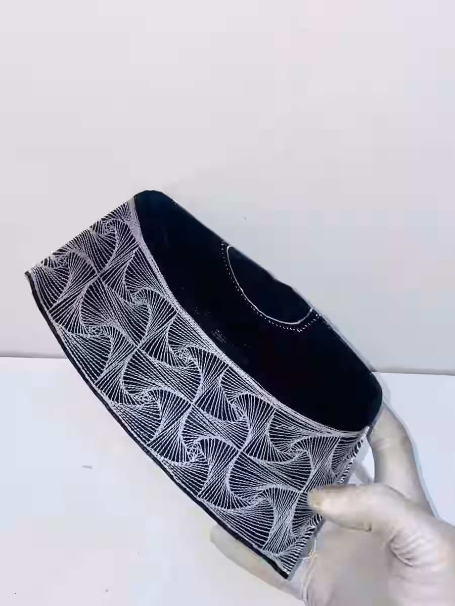Bonnet en Fil de Tissu Yoruba — vue 4