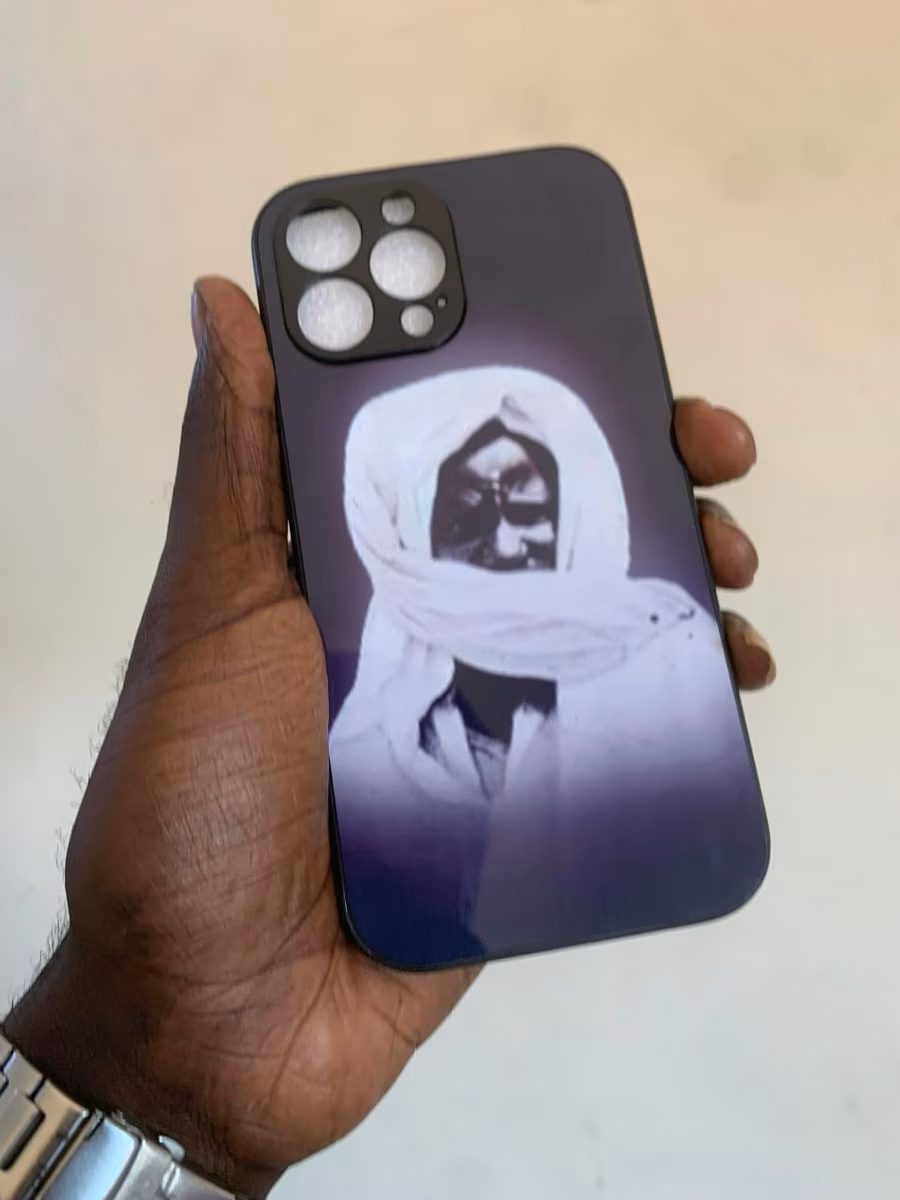 Coque iPhone Personnalisee — vue 4