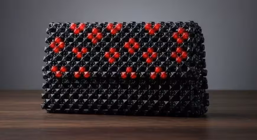 Handmade Red and Black Beaded Bag — vue 2