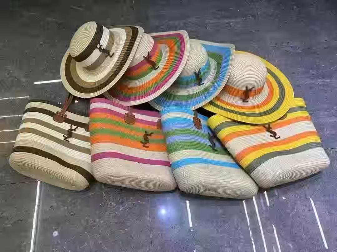 Straw Hat and Wax Bag Set — vue 2