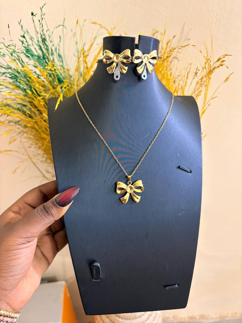 Gold Spiral Jewelry Set (Necklace + Earrings)