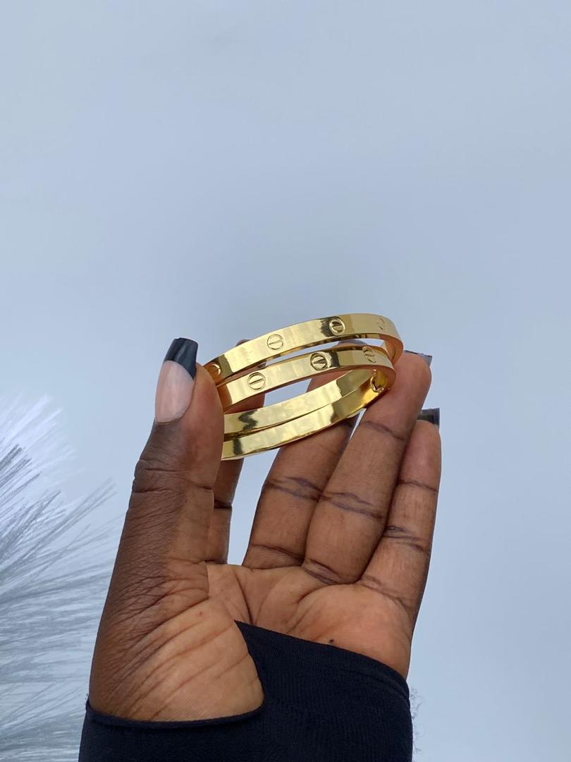 Gold Screw-Motif Bangle Duo