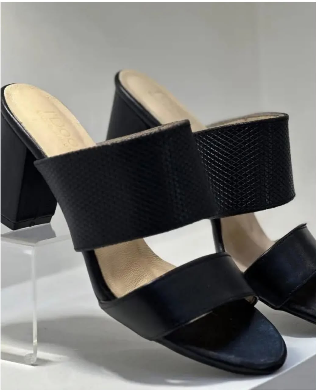 Women's Heeled Sandals — Black